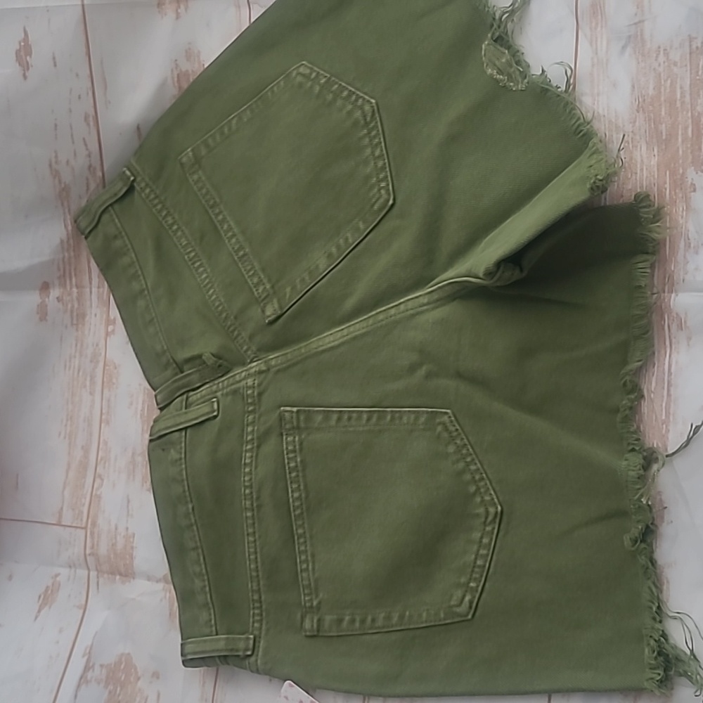 We The Free .. Free People .. Olive Shorts Distressed . sz 28 - Picture 6 of 6